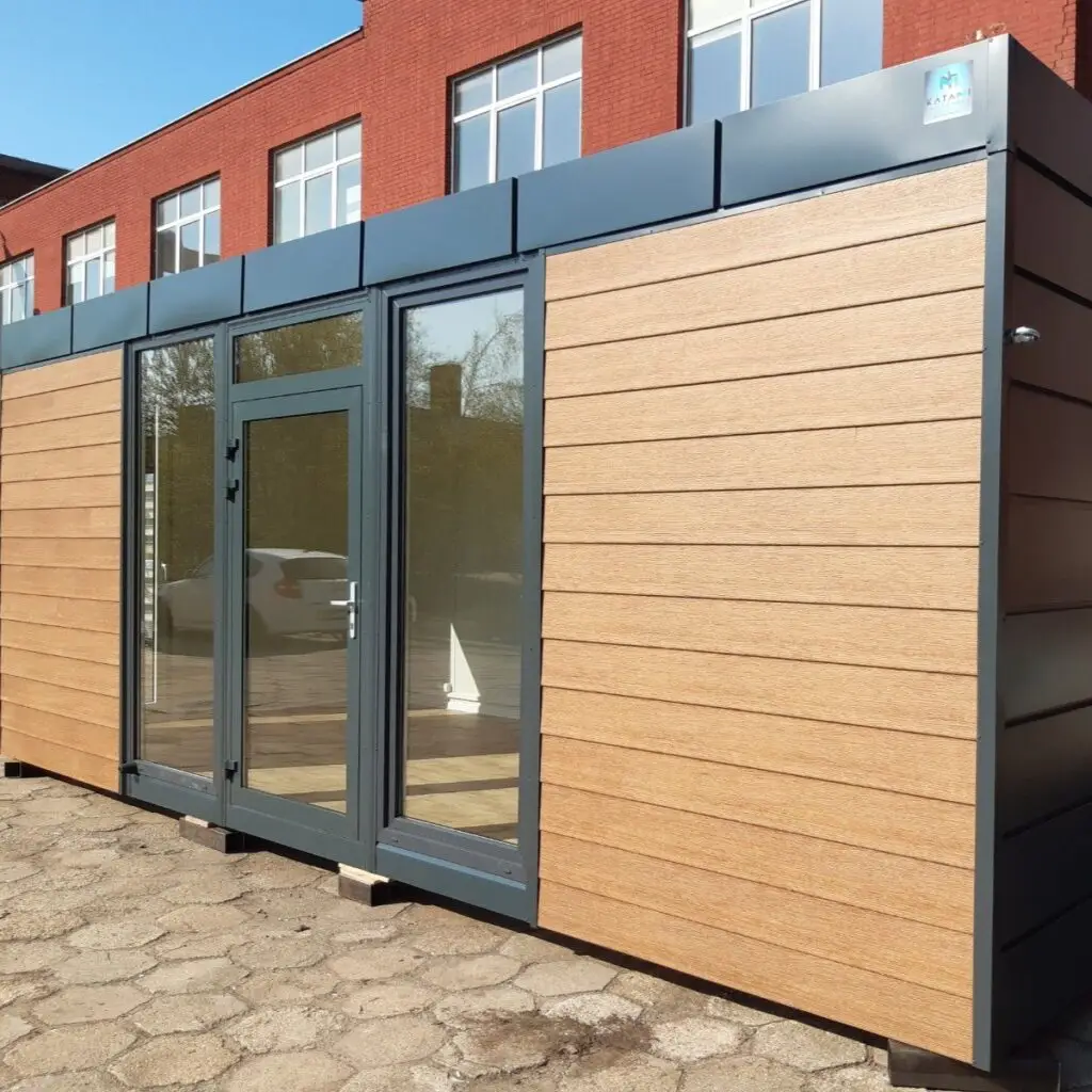 Container (10)